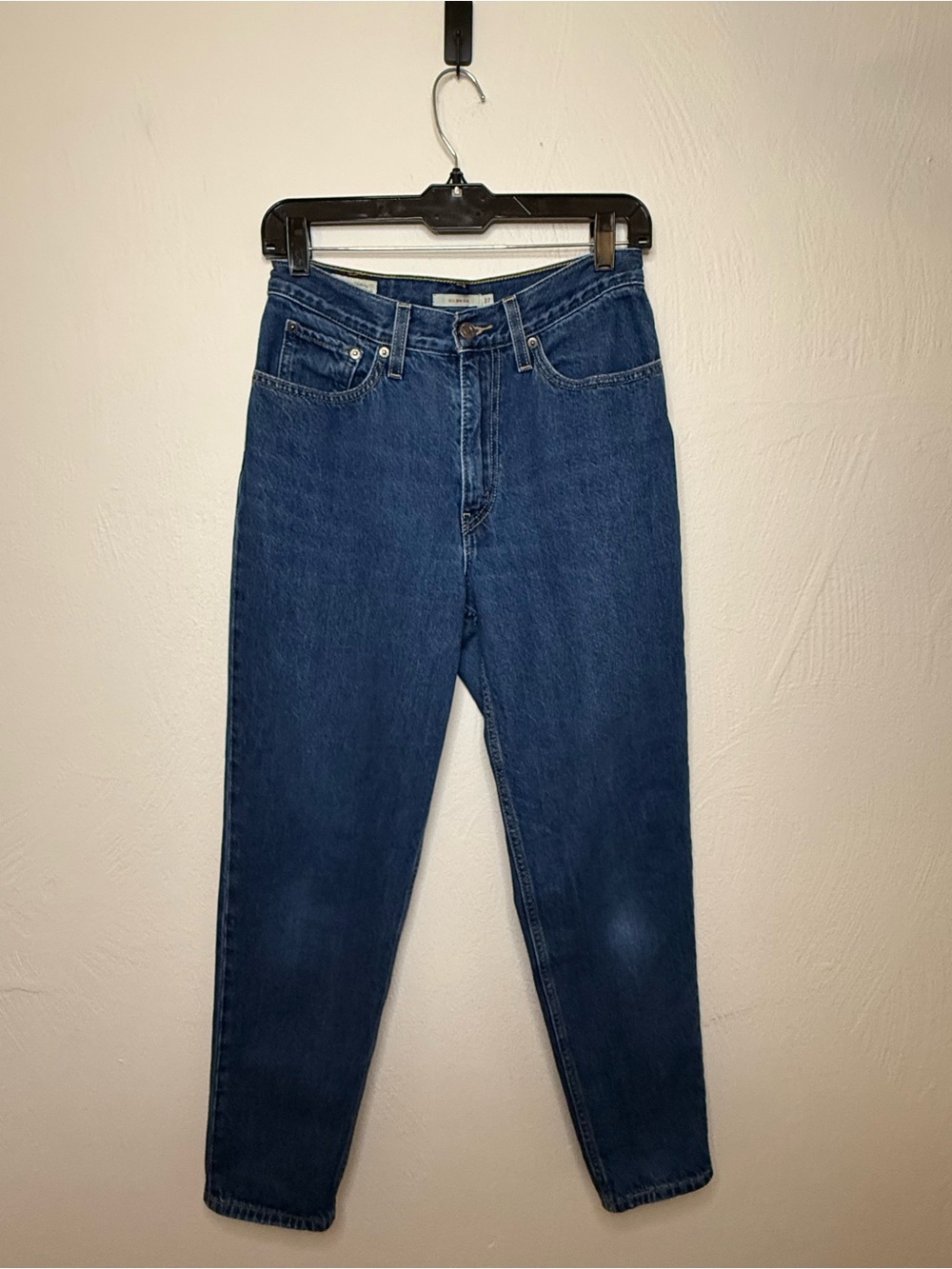 Levi's 80s Mom Jean Straight Leg Jeans in Dark Blue